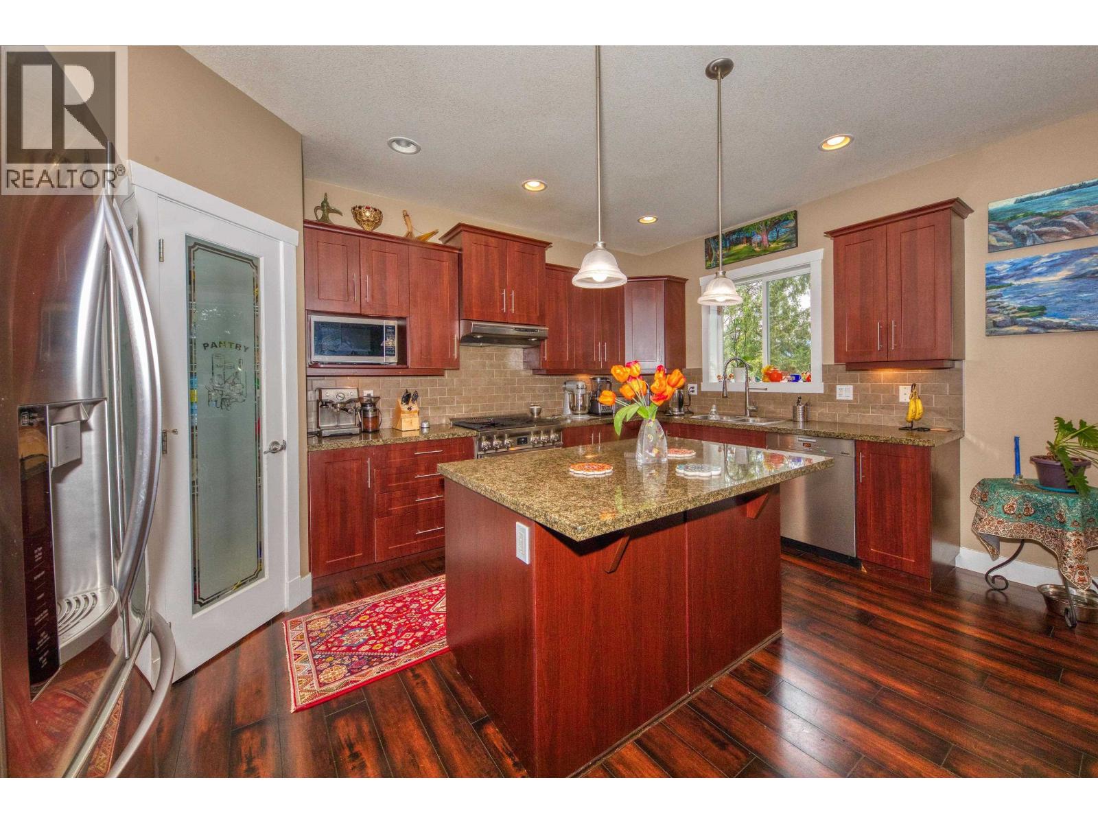 22997 Gilbert Drive, Maple Ridge, British Columbia  V4R 0C3 - Photo 8 - R3098032