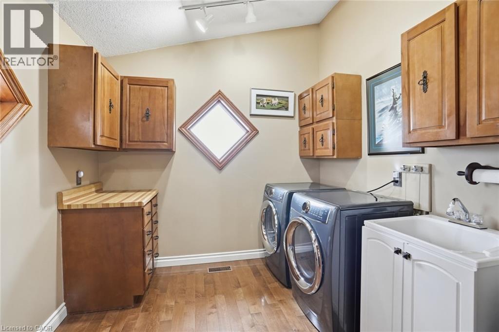 9389 Chippewa Road W, Mount Hope, Ontario  L0R 1W0 - Photo 35 - 40810738