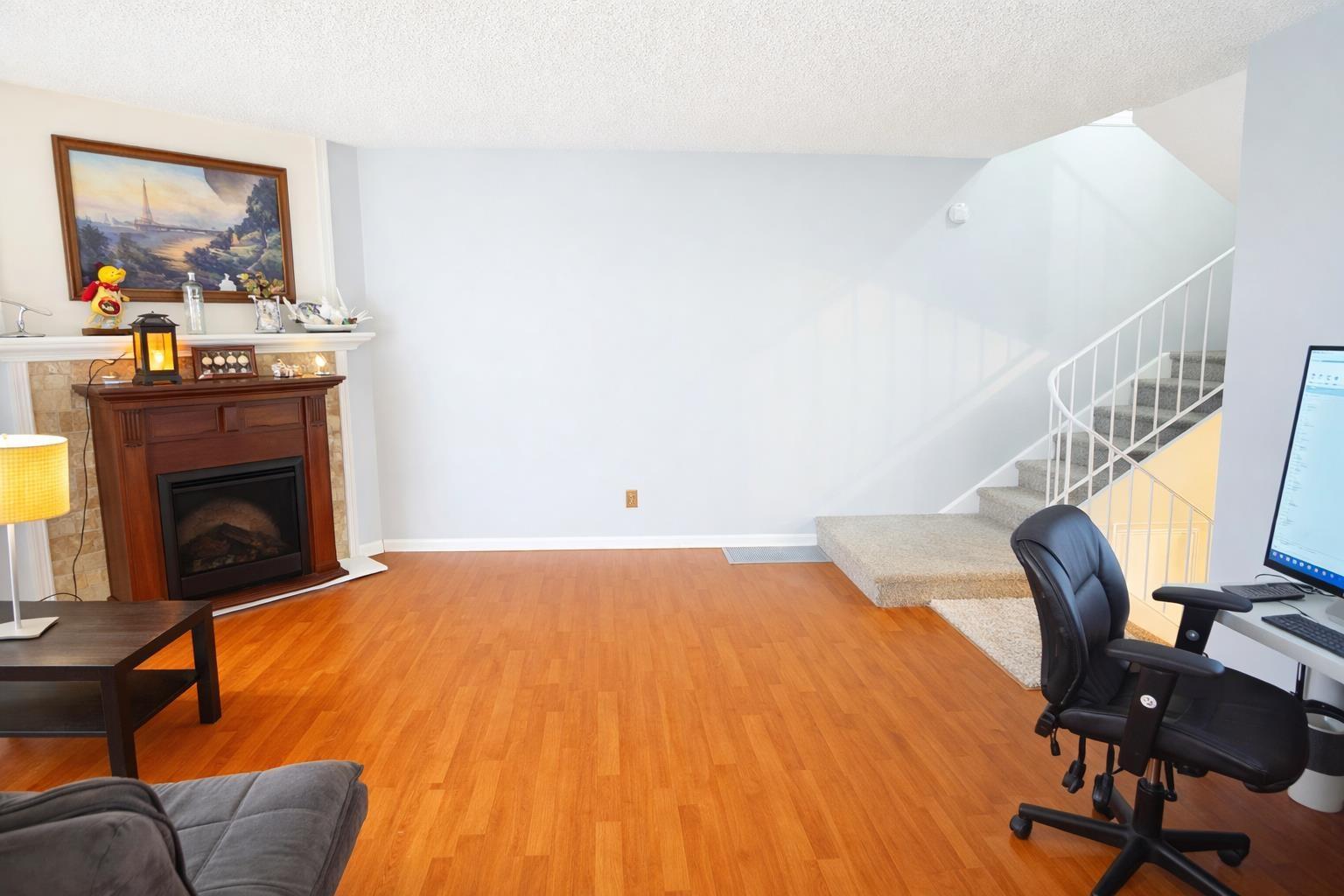 10527 Holly Park Lane, Surrey, British Columbia  V3R 6X8 - Photo 9 - R3097318