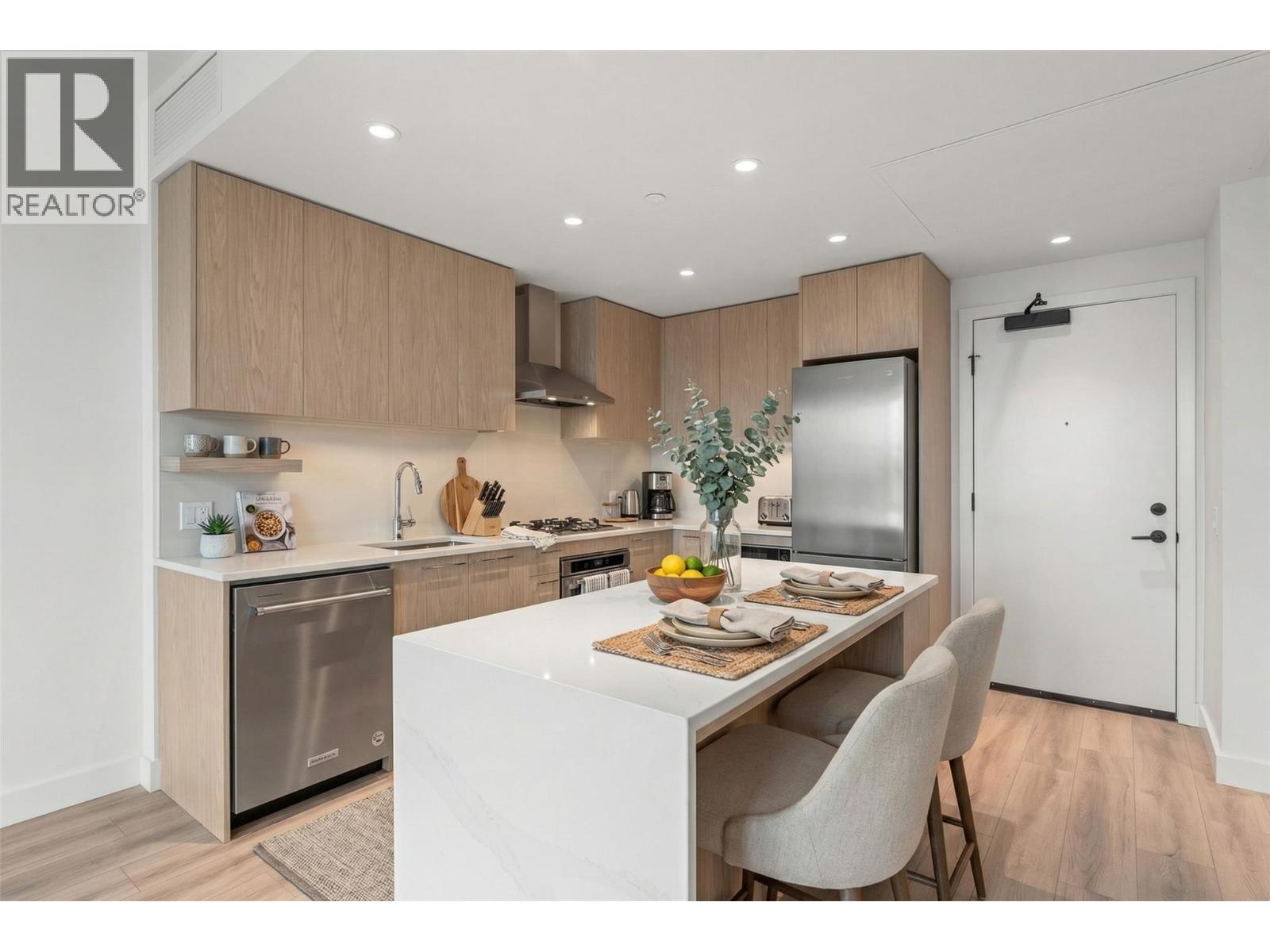 3051 Abbott Street Unit# 508, Kelowna, British Columbia  V1Y 1G9 - Photo 2 - 10376856