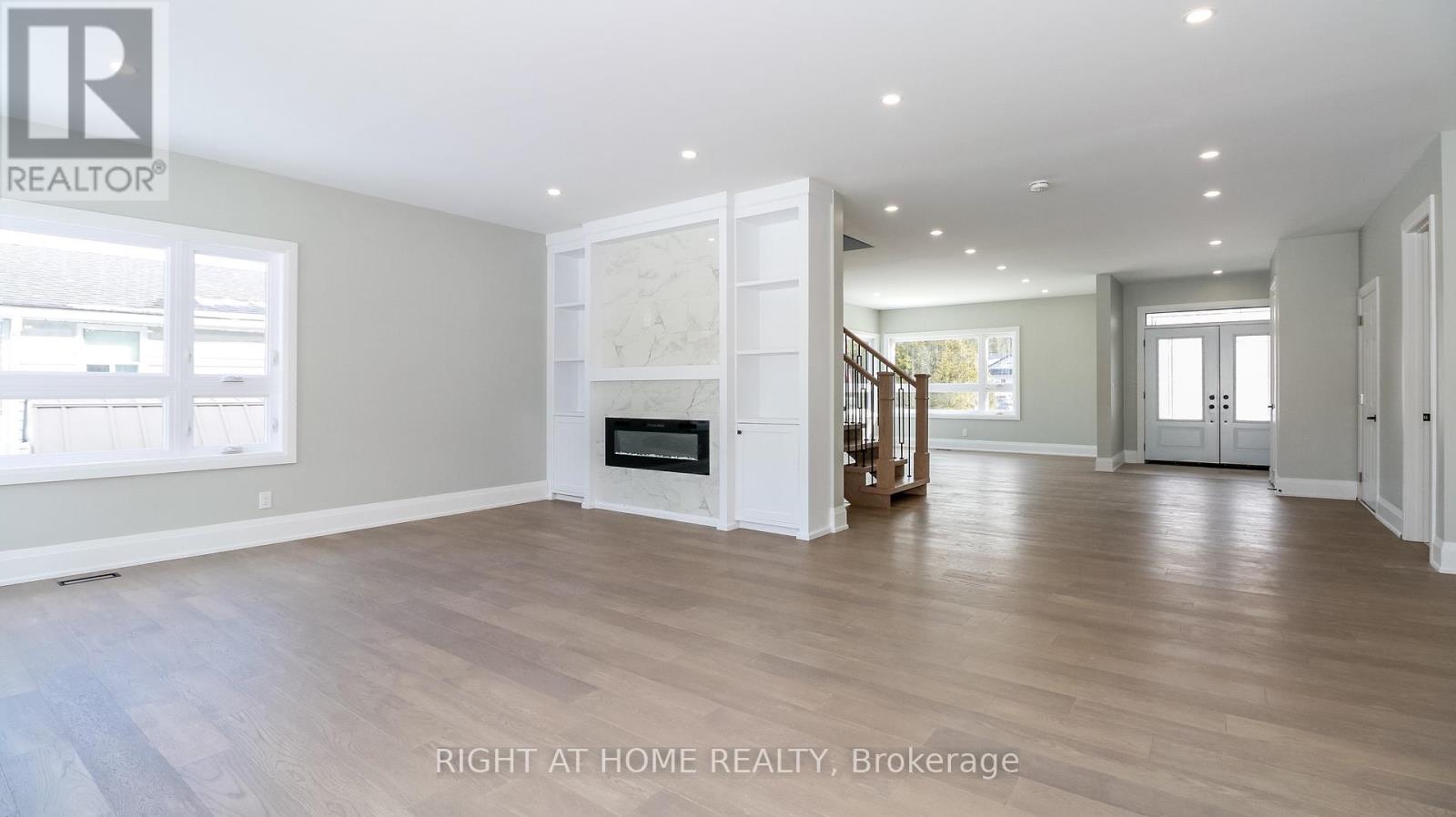 1012 Ferrier Avenue, Innisfil, Ontario  L0L 1W0 - Photo 12 - N12867108