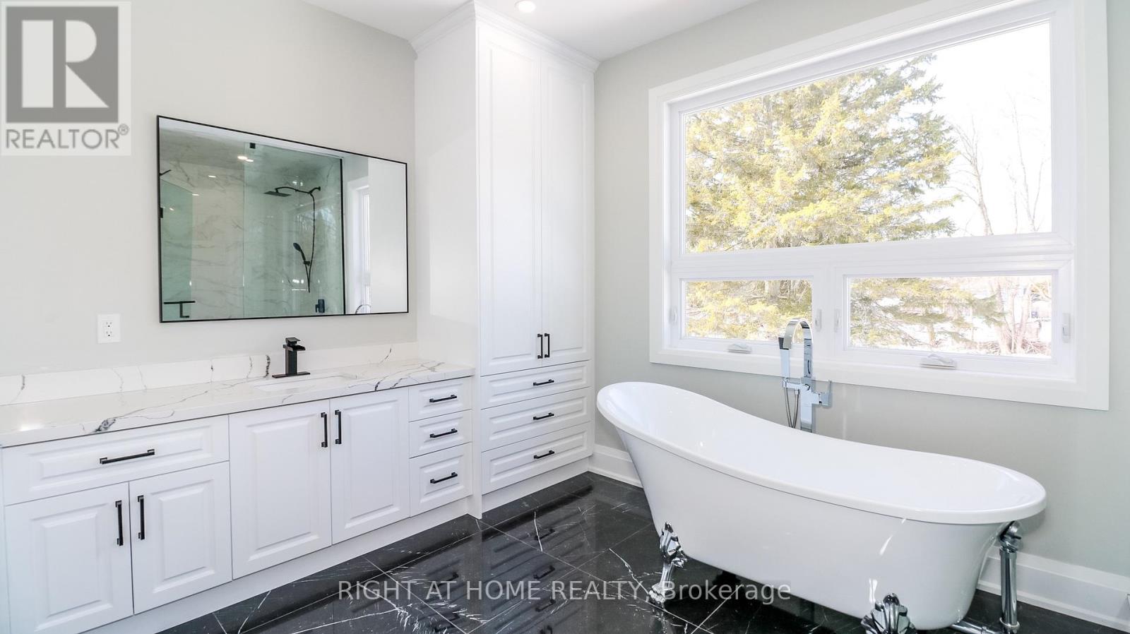 1012 Ferrier Avenue, Innisfil, Ontario  L0L 1W0 - Photo 18 - N12867108