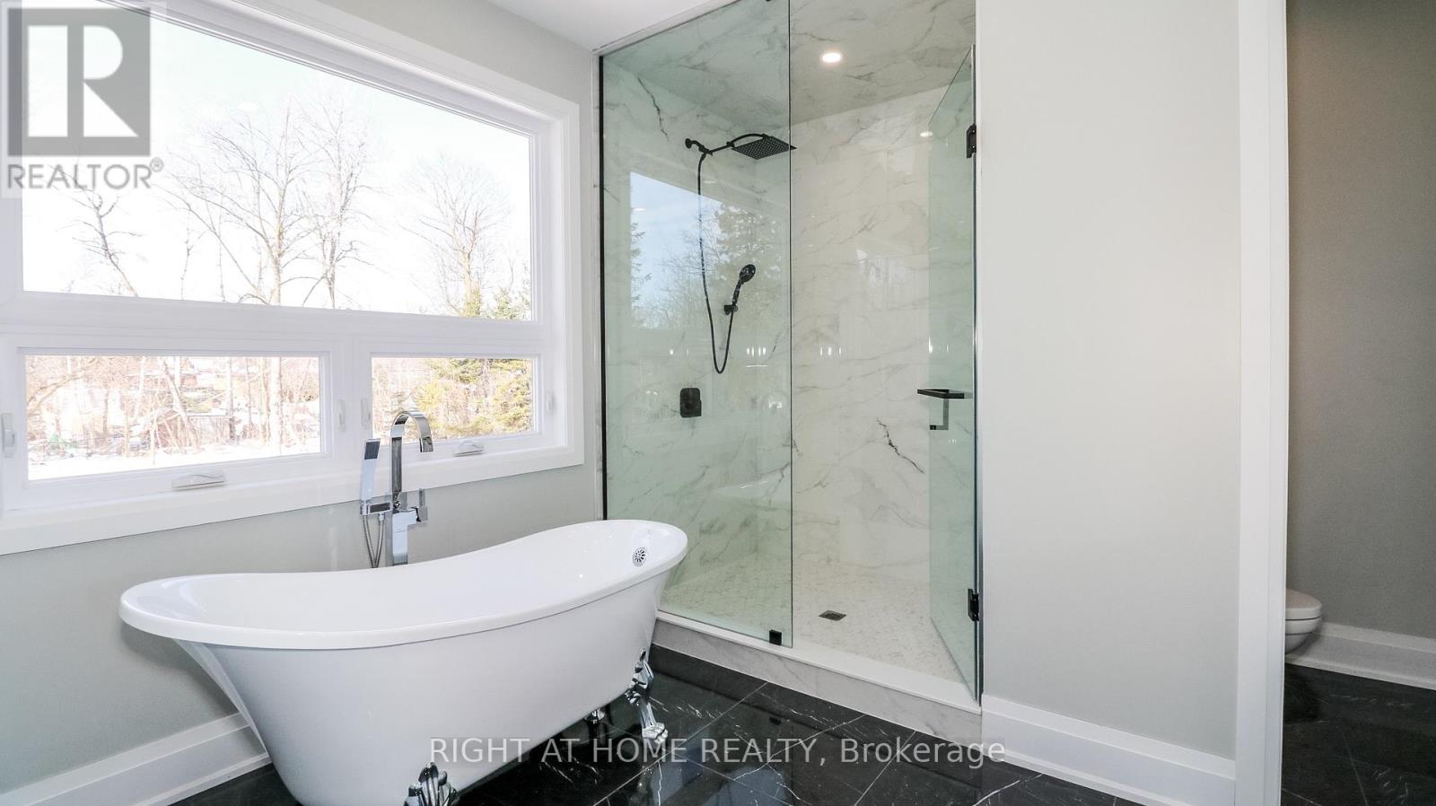 1012 Ferrier Avenue, Innisfil, Ontario  L0L 1W0 - Photo 19 - N12867108