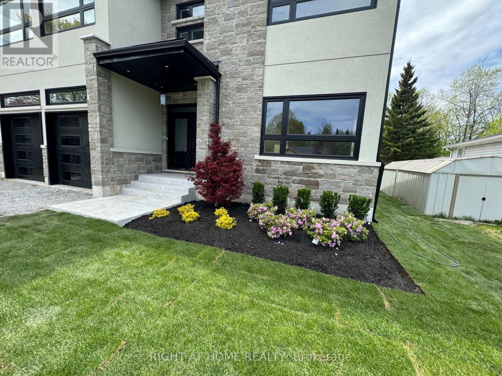 1012 Ferrier Avenue, Innisfil, Ontario  L0L 1W0 - Photo 2 - N12867108