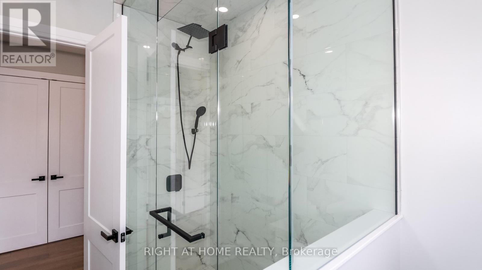 1012 Ferrier Avenue, Innisfil, Ontario  L0L 1W0 - Photo 22 - N12867108