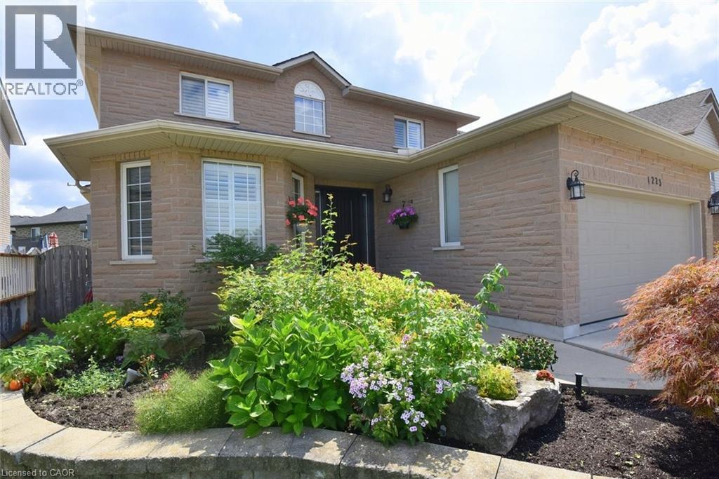 1223 Upper Paradise Road, Hamilton, Ontario  L9B 2P2 - Photo 2 - 40811001