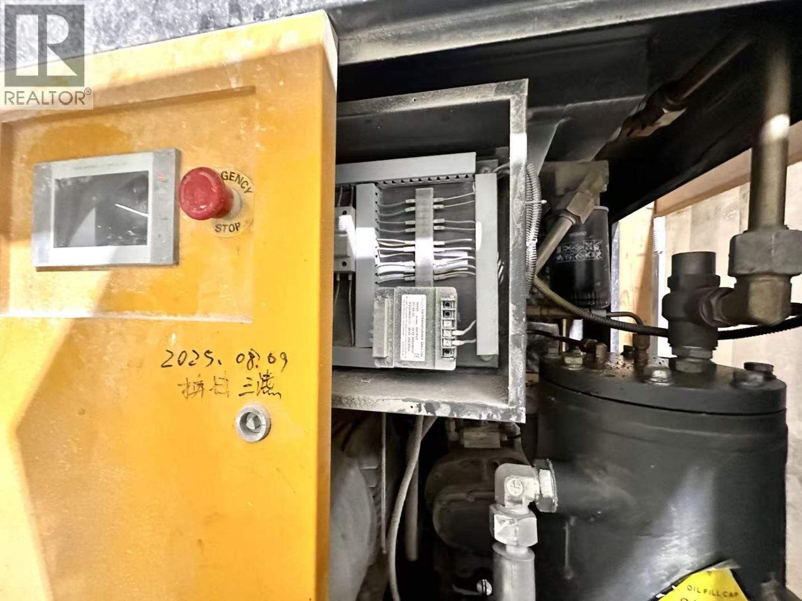 Listing Picture 3 of 6 : 110 11031 BRIDGEPORT ROAD, Richmond / 烈治文 - 魯藝地產 Yvonne Lu Group - MLS Medallion Club Member