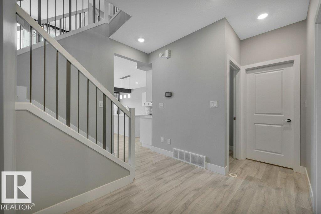 1909 Davidson Wd Sw, Edmonton, Alberta  T6W 4C1 - Photo 4 - E4474601