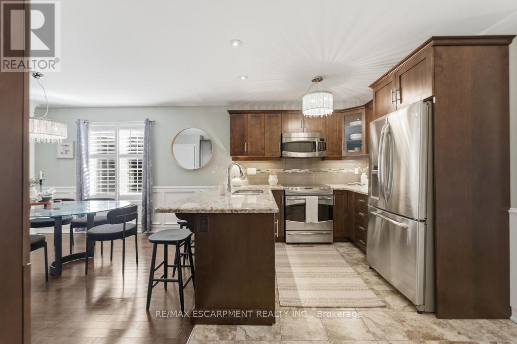 27 - 53 Redfern Avenue, Hamilton, Ontario  L9C 0E2 - Photo 5 - X12867038