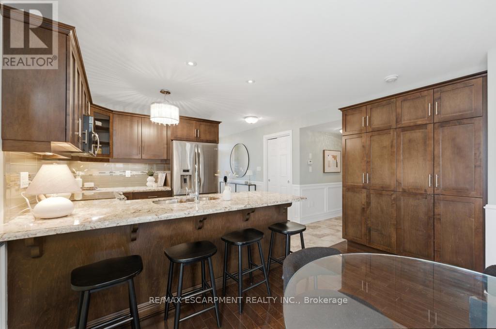 27 - 53 Redfern Avenue, Hamilton, Ontario  L9C 0E2 - Photo 6 - X12867038