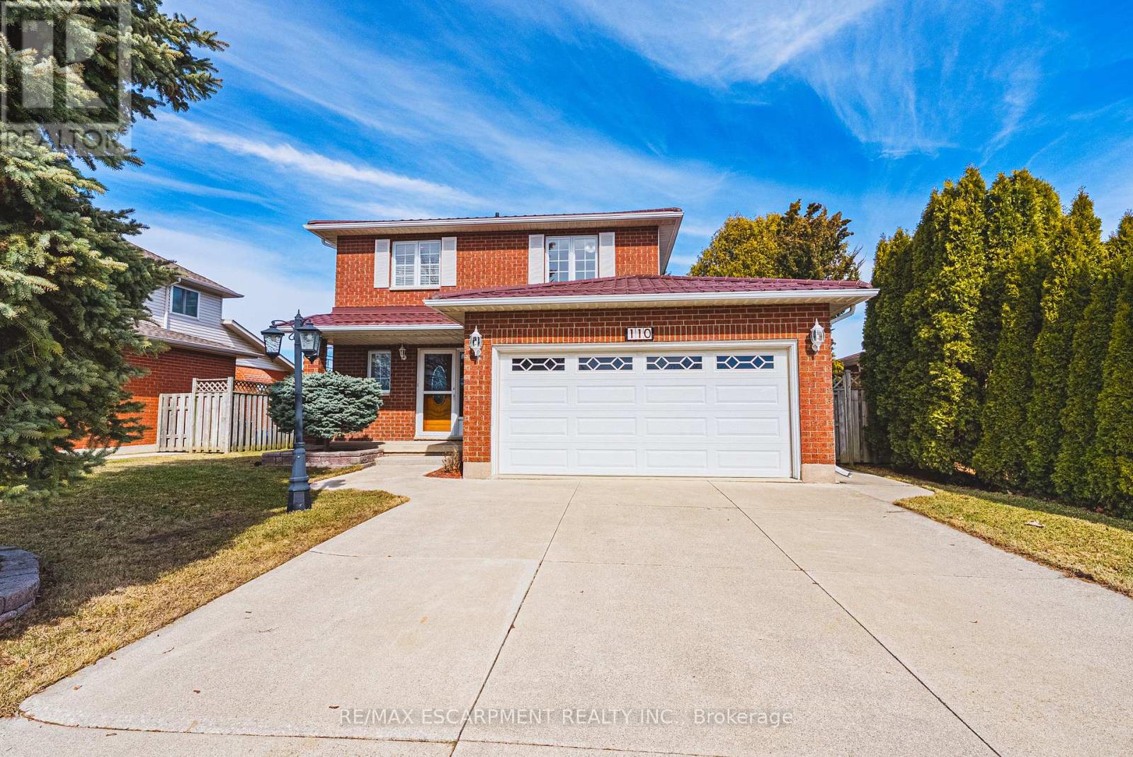 110 HIGHBURY DRIVE, Hamilton, Ontario