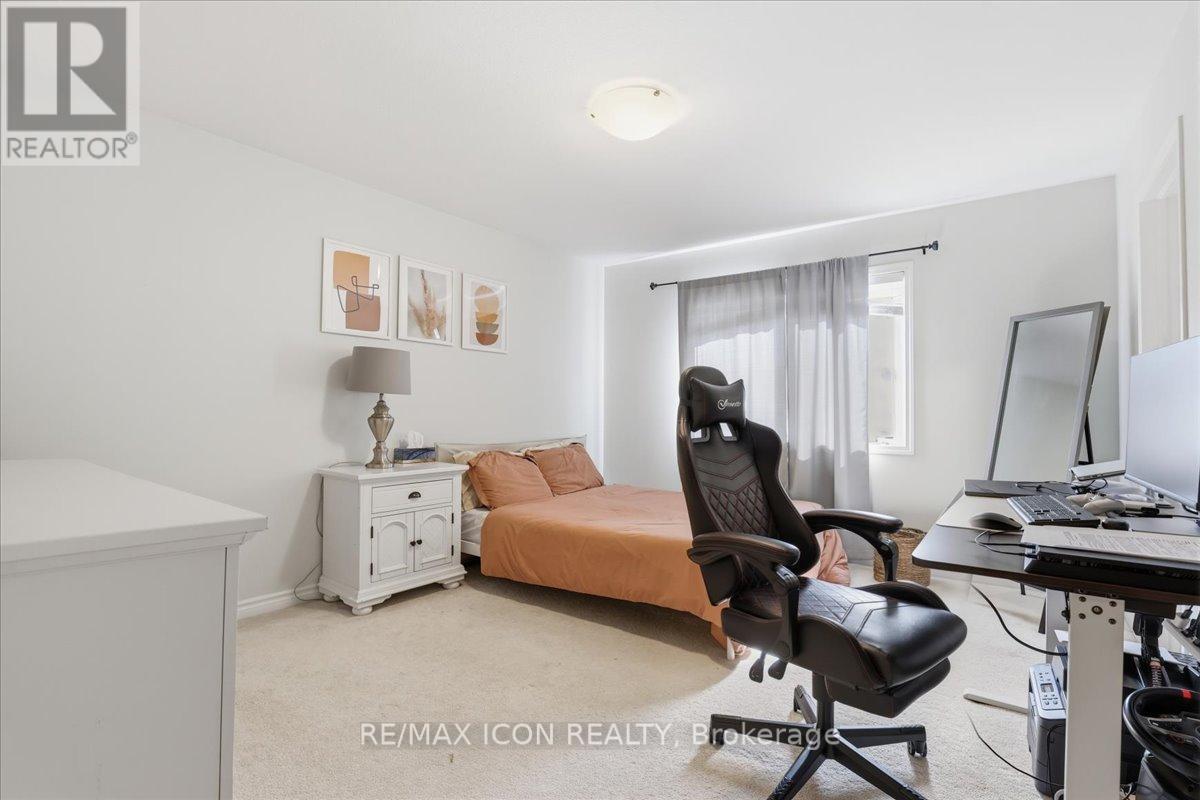 162 West Oak Trail, Kitchener, Ontario  N2R 0J4 - Photo 21 - X12867052