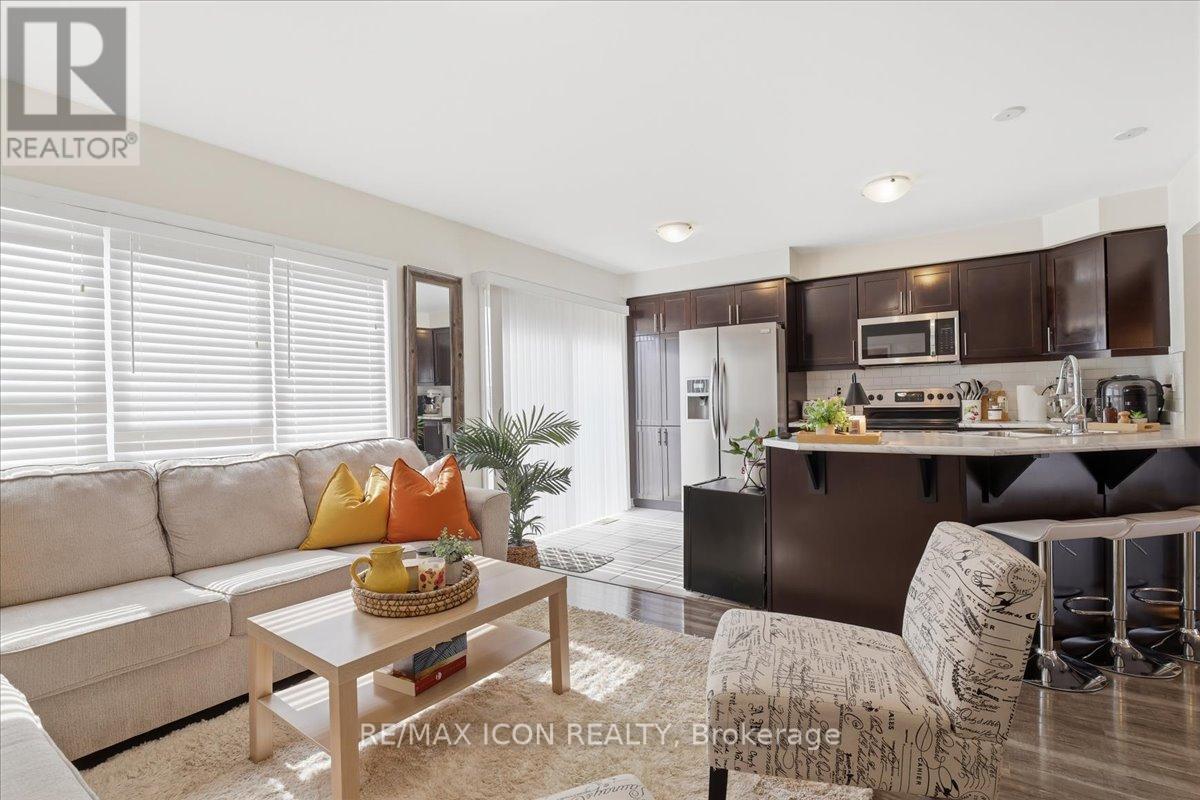 162 West Oak Trail, Kitchener, Ontario  N2R 0J4 - Photo 8 - X12867052