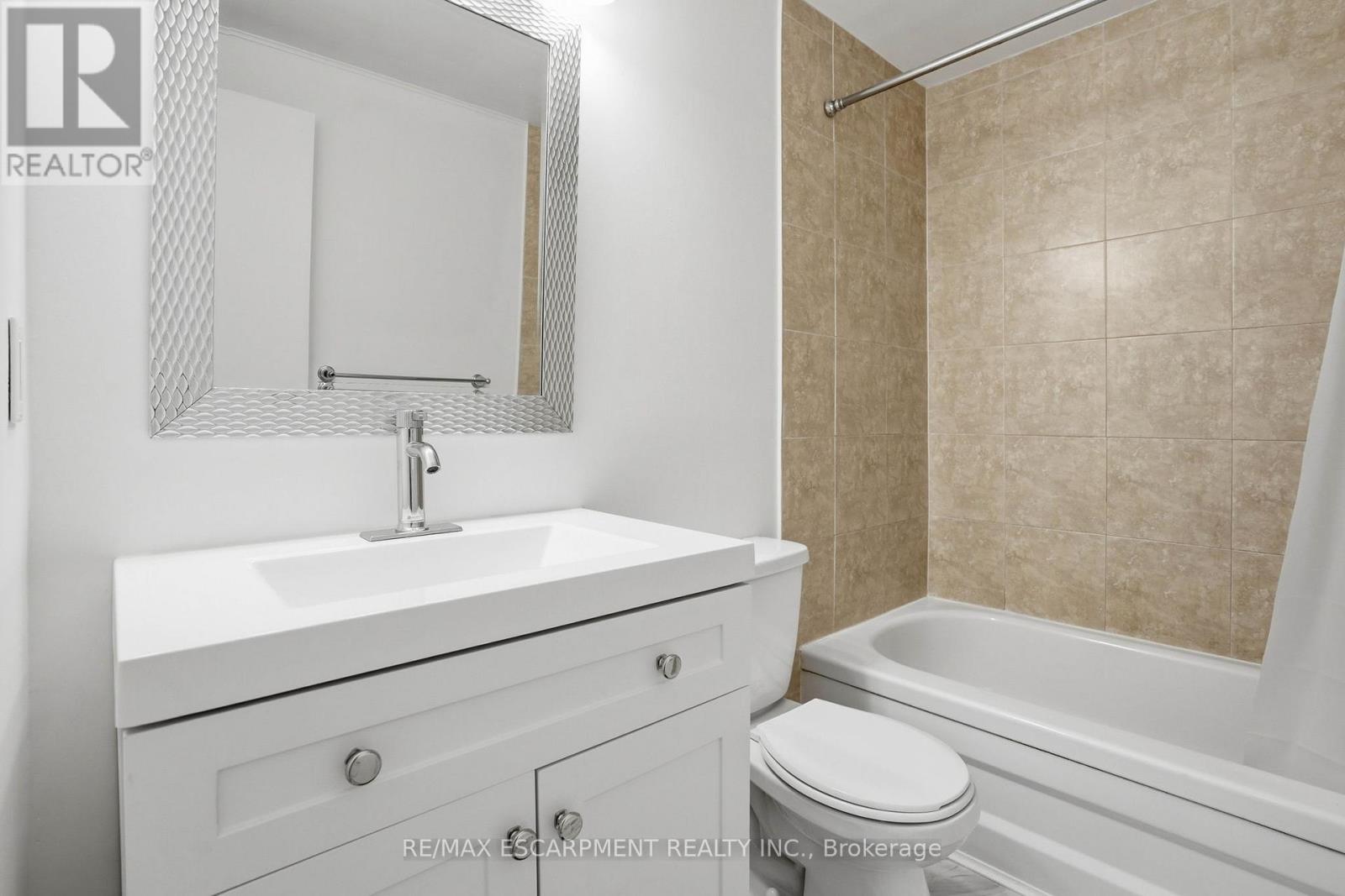 7 Calcott Court, Thorold, Ontario  L2V 4J9 - Photo 18 - X12867074