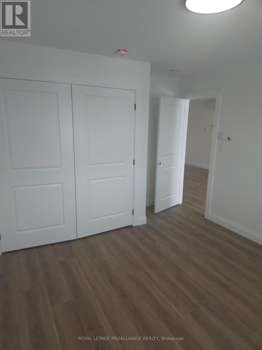 2 - 92 Lywood Street, Belleville, Ontario  K0K 1K0 - Photo 9 - X12776522