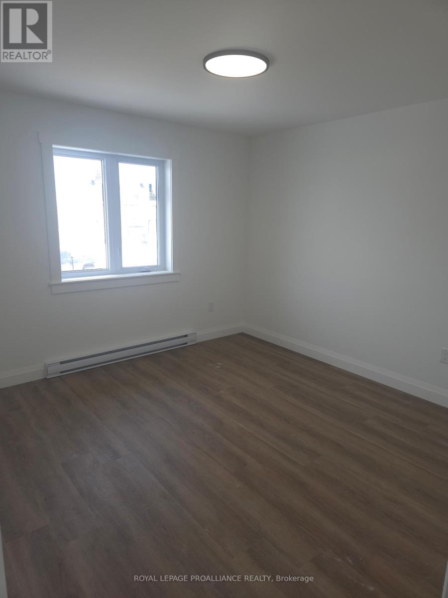 2 - 92 Lywood Street, Belleville, Ontario  K0K 1K0 - Photo 8 - X12776522