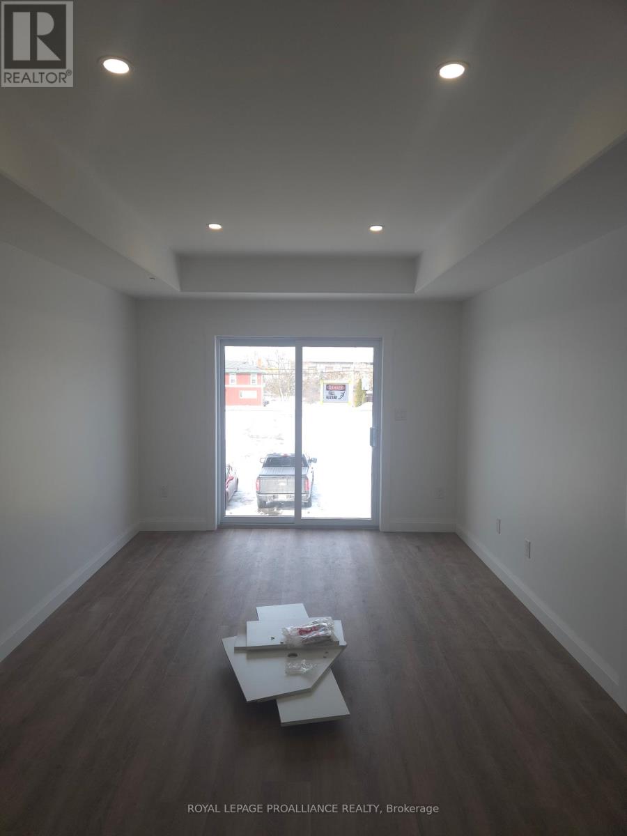 2 - 92 Lywood Street, Belleville, Ontario  K0K 1K0 - Photo 7 - X12776522