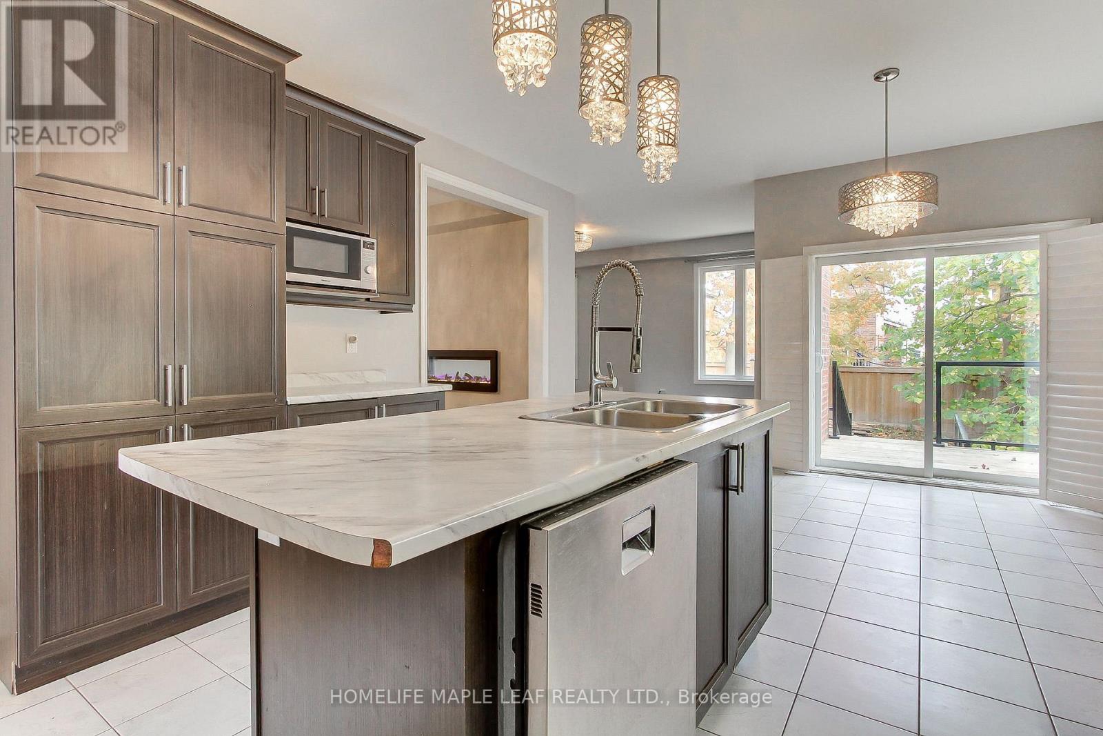 2180 Dawson Crescent, Innisfil, Ontario  L9S 0H1 - Photo 8 - N12803960