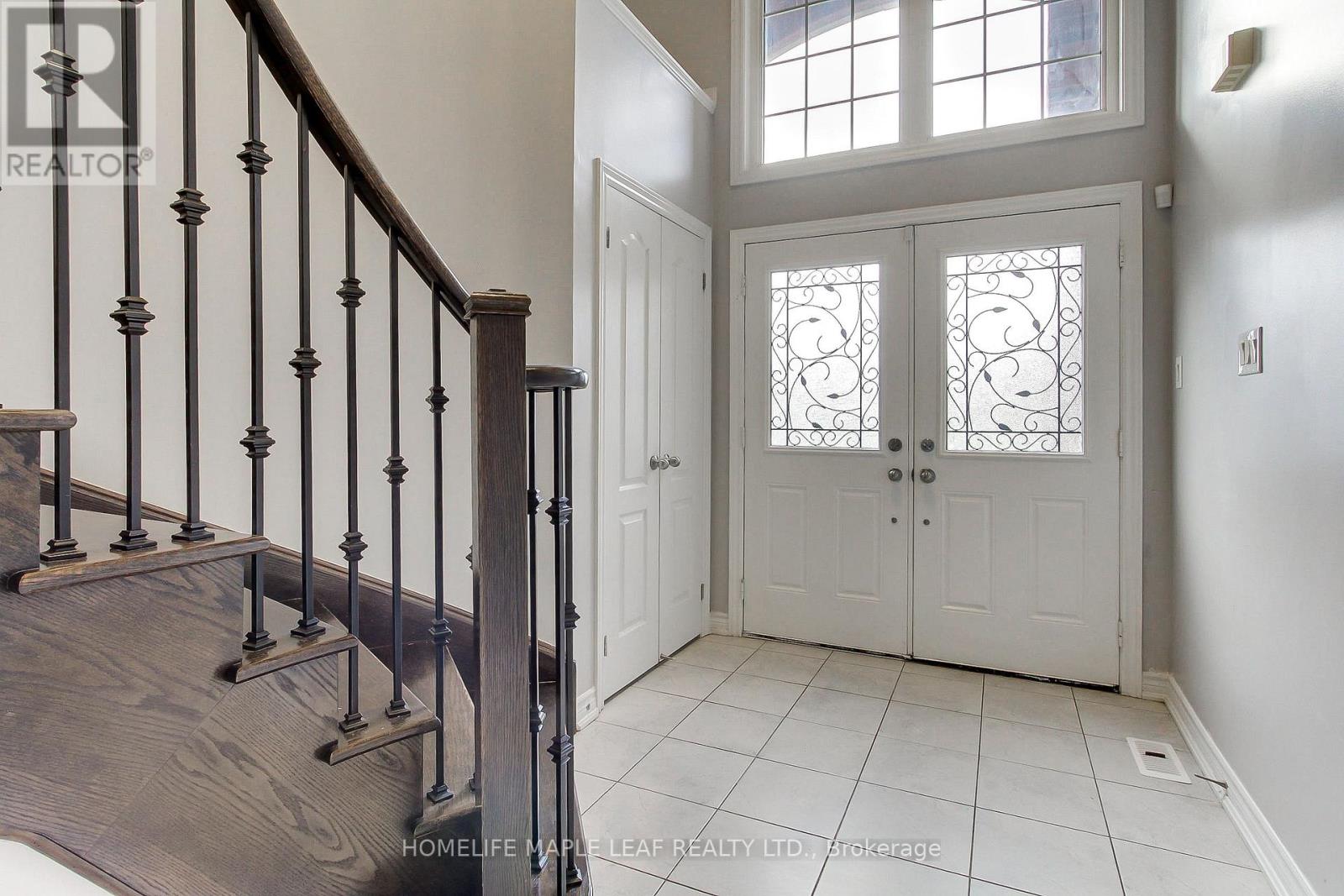 2180 Dawson Crescent, Innisfil, Ontario  L9S 0H1 - Photo 3 - N12803960