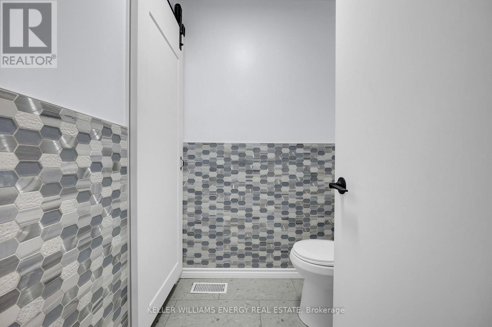 848 Copperfield Drive, Oshawa, Ontario  L1K 1P5 - Photo 4 - E12867218