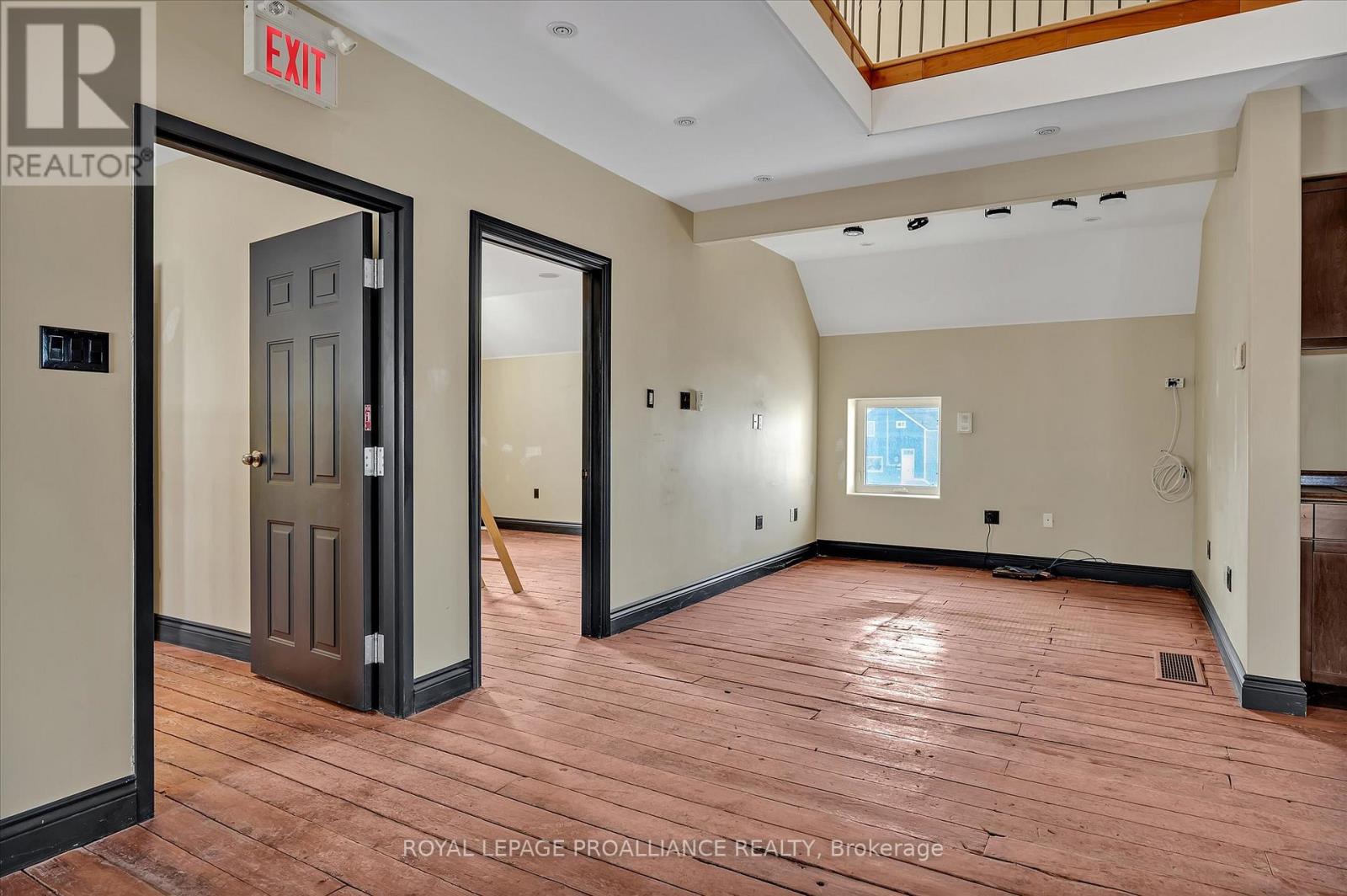 Upper Unit - 255 Mcdonnel Street S, Peterborough, Ontario  K9H 2W2 - Photo 13 - X12867230