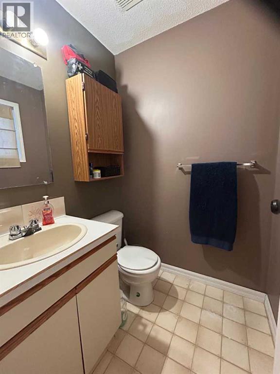 6102 54 Avenue, Camrose, Alberta  T4V 4H1 - Photo 11 - A2291718