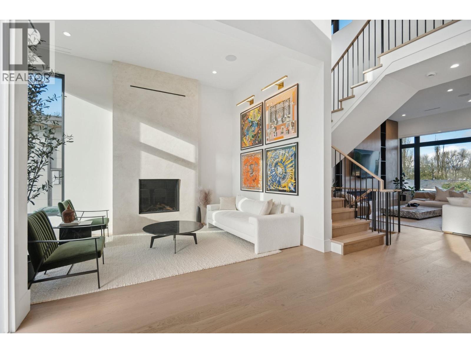 7961 Burnfield Crescent, Burnaby, British Columbia  V5E 2B8 - Photo 3 - R3079408