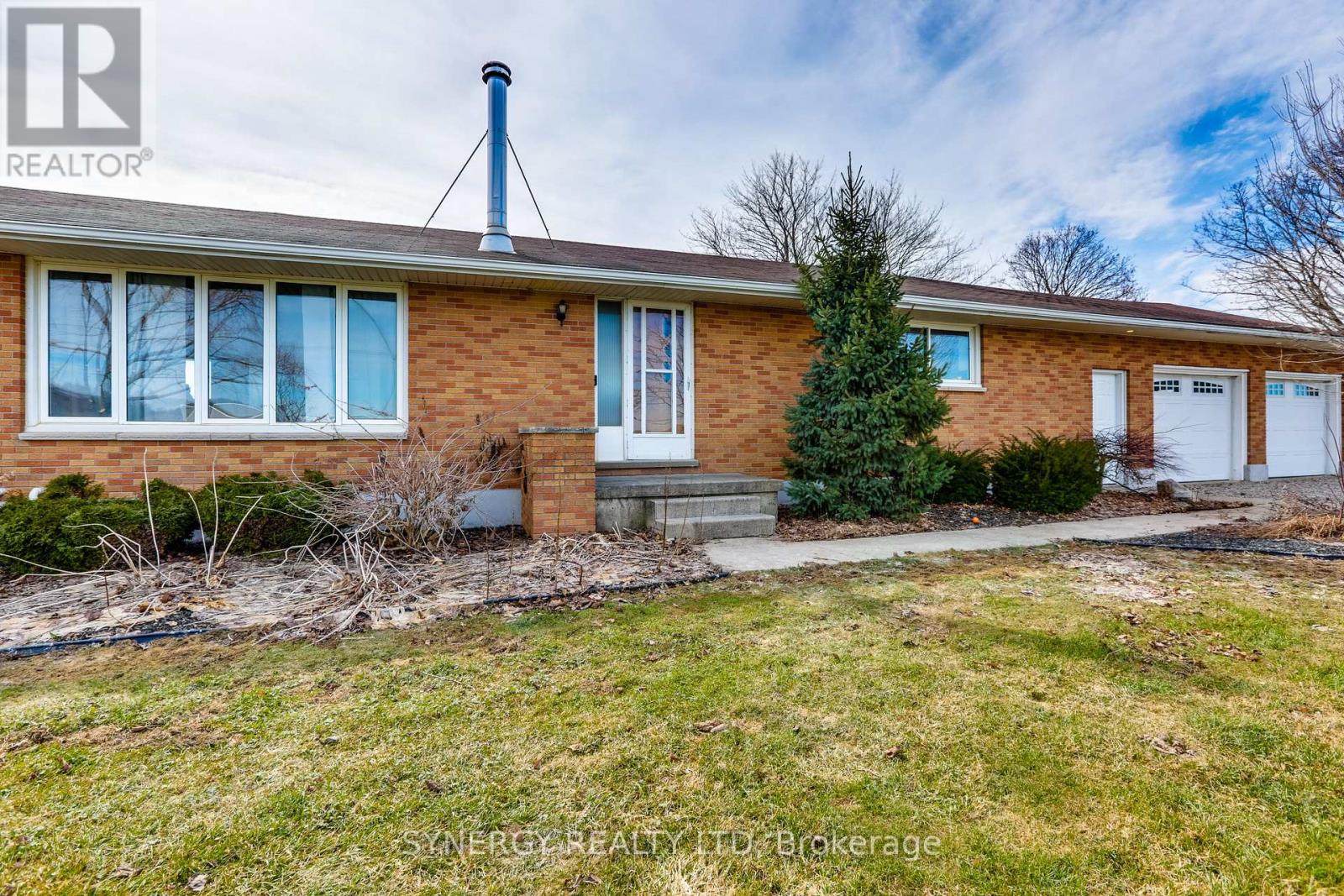 7979 Lasalle Line, Brooke-Alvinston, Ontario  N0M 2S0 - Photo 4 - X12867248