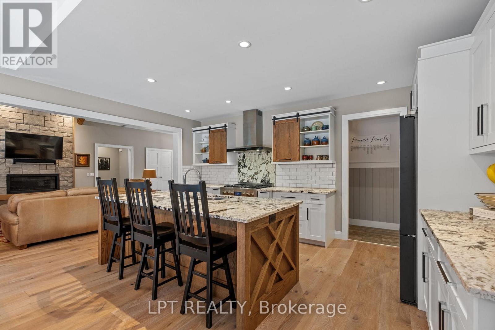 10007 Jenna Road, Lambton Shores, Ontario  N0M 1T0 - Photo 10 - X12867258