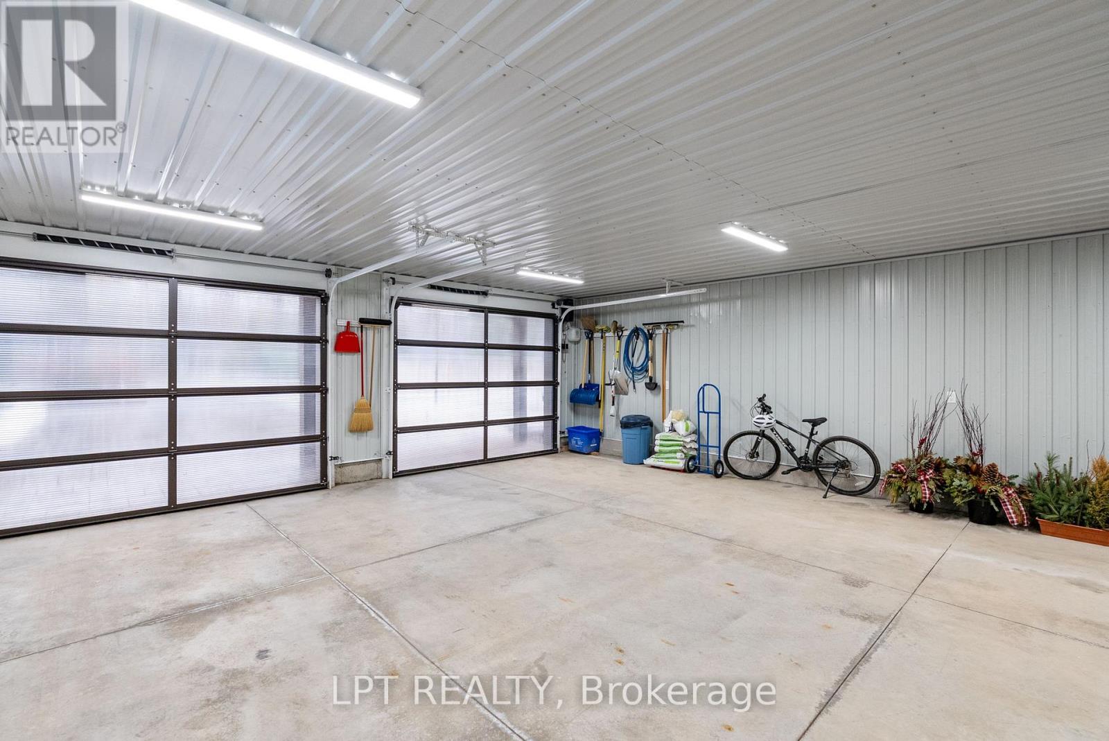 10007 Jenna Road, Lambton Shores, Ontario  N0M 1T0 - Photo 40 - X12867258