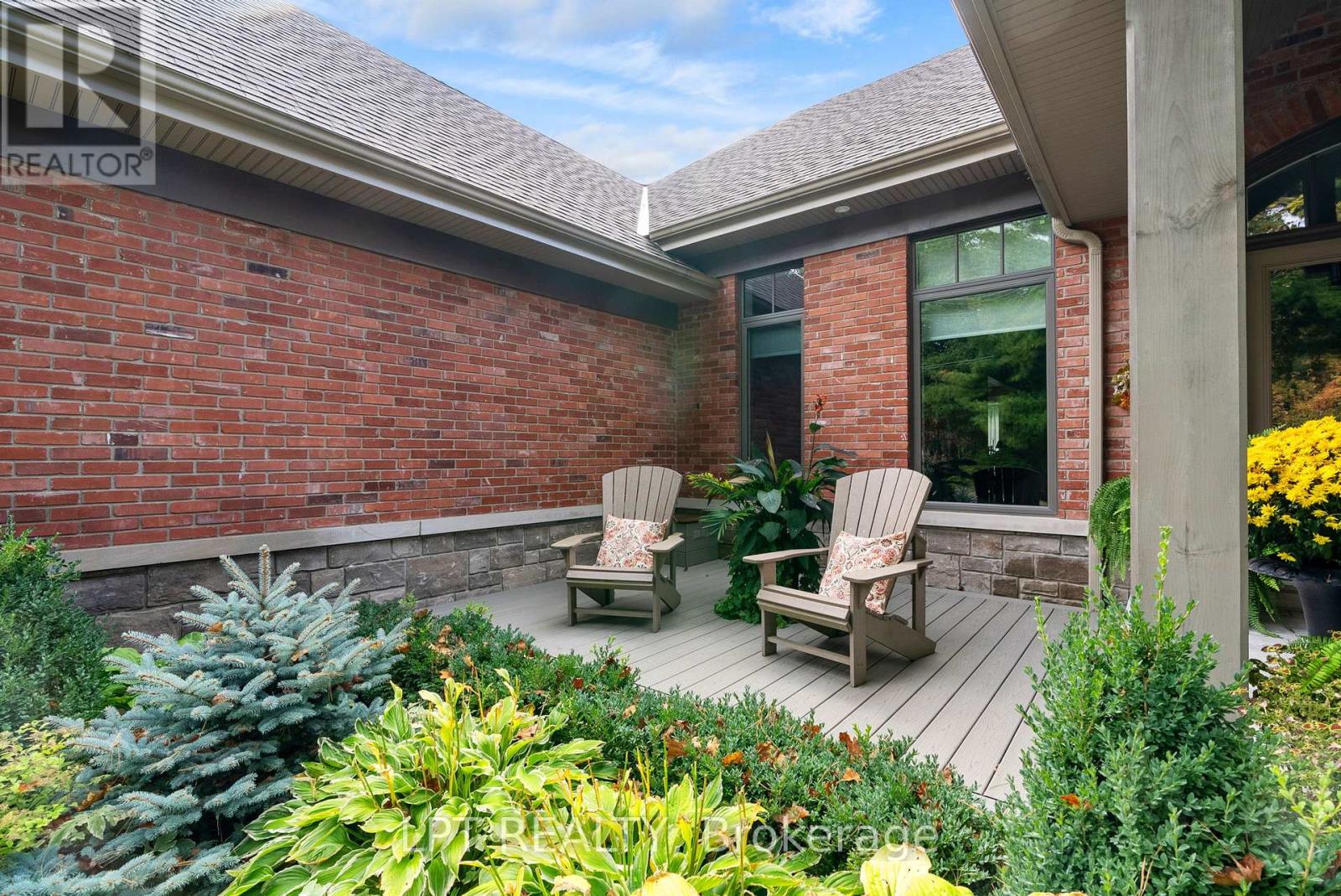 10007 Jenna Road, Lambton Shores, Ontario  N0M 1T0 - Photo 44 - X12867258