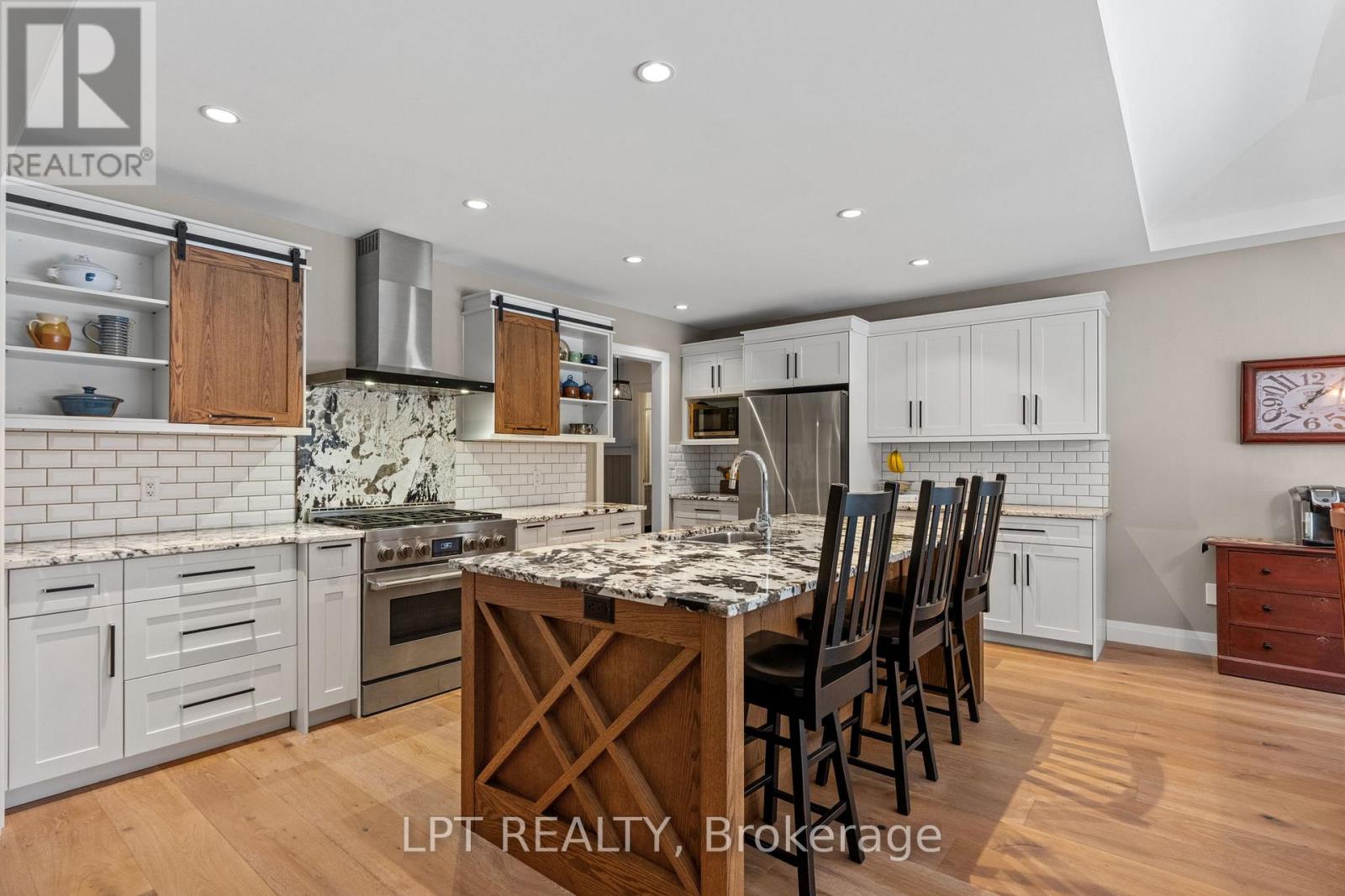 10007 Jenna Road, Lambton Shores, Ontario  N0M 1T0 - Photo 9 - X12867258