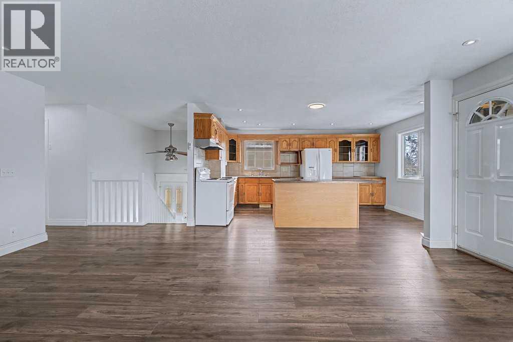 1607 Marlyn Way Ne, Calgary, Alberta  T2A 3K8 - Photo 9 - A2290581