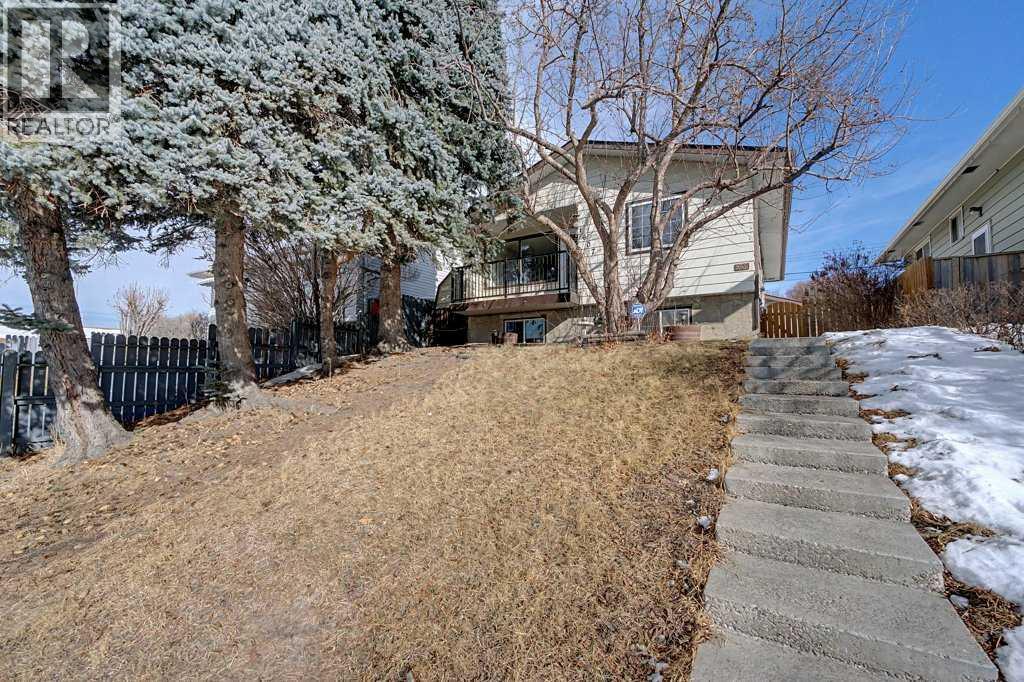 1607 Marlyn Way Ne, Calgary, Alberta  T2A 3K8 - Photo 3 - A2290581