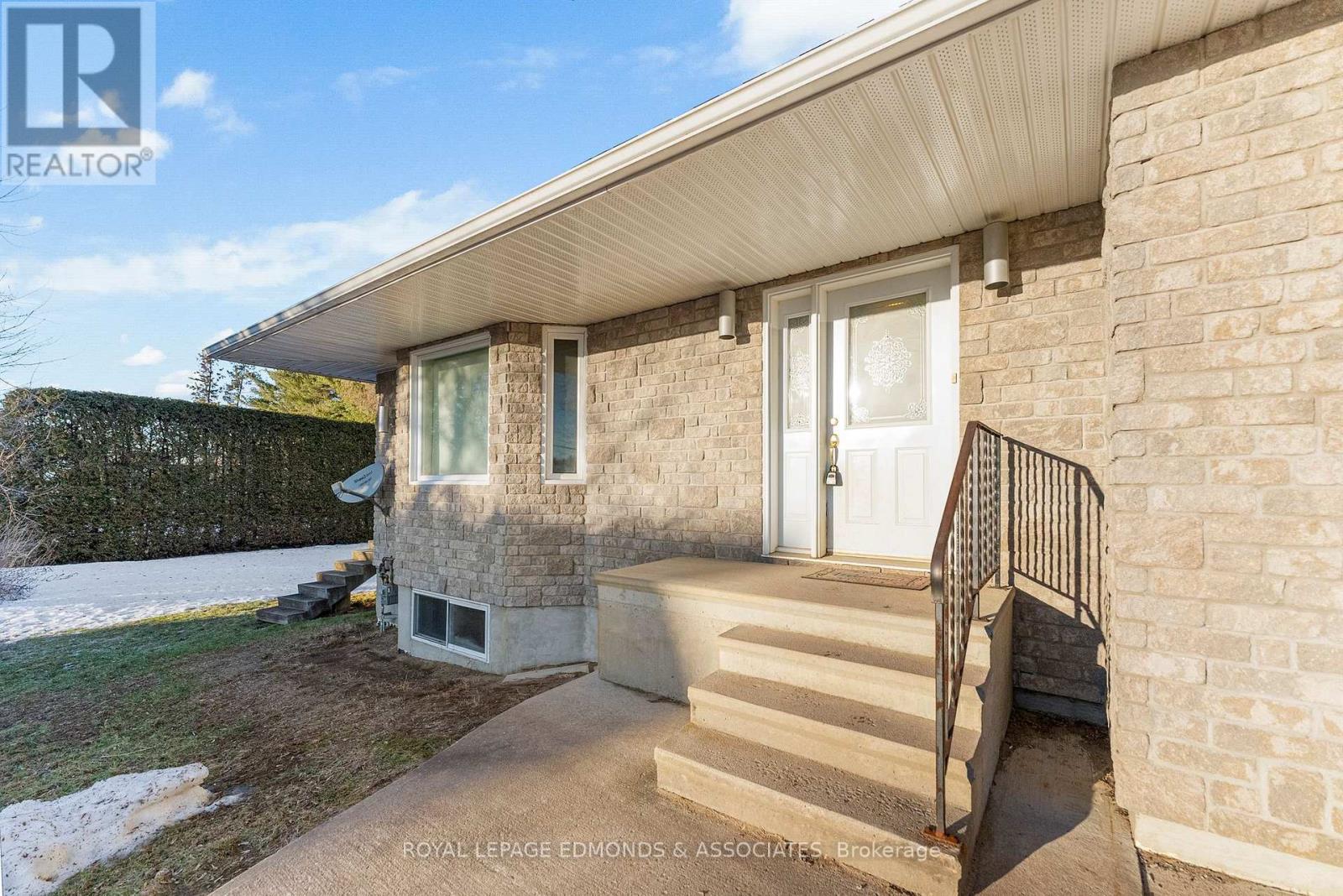 1146 Haley Road, Whitewater Region, Ontario  K0J 1Y0 - Photo 5 - X12867326