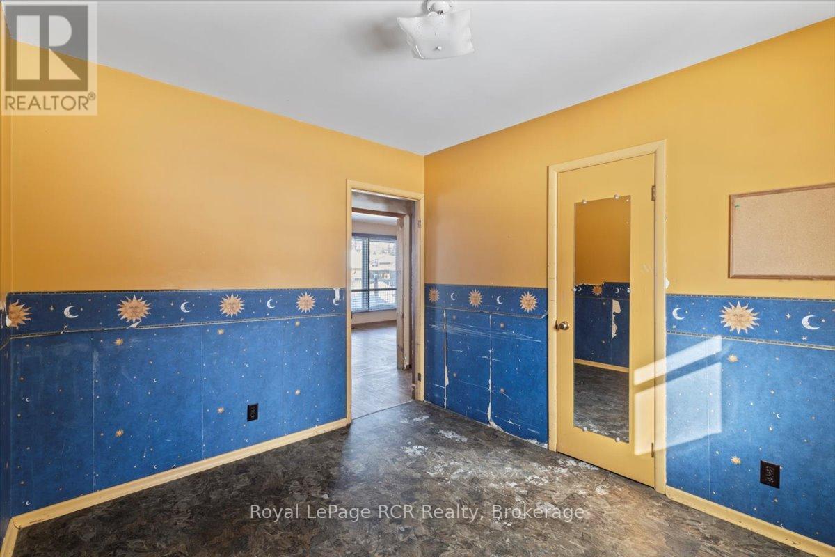 389 3rd Street, Hanover, Ontario  N4N 1B4 - Photo 11 - X12776858