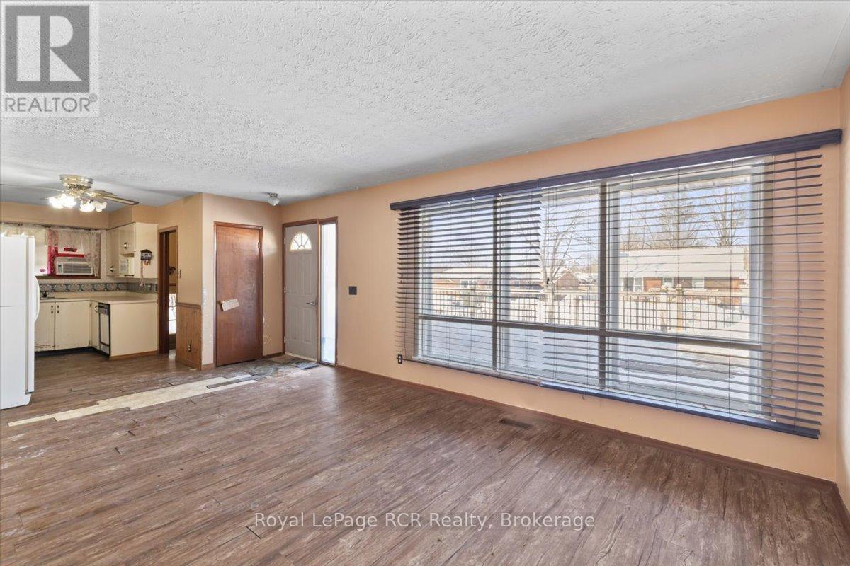 389 3rd Street, Hanover, Ontario  N4N 1B4 - Photo 3 - X12776858