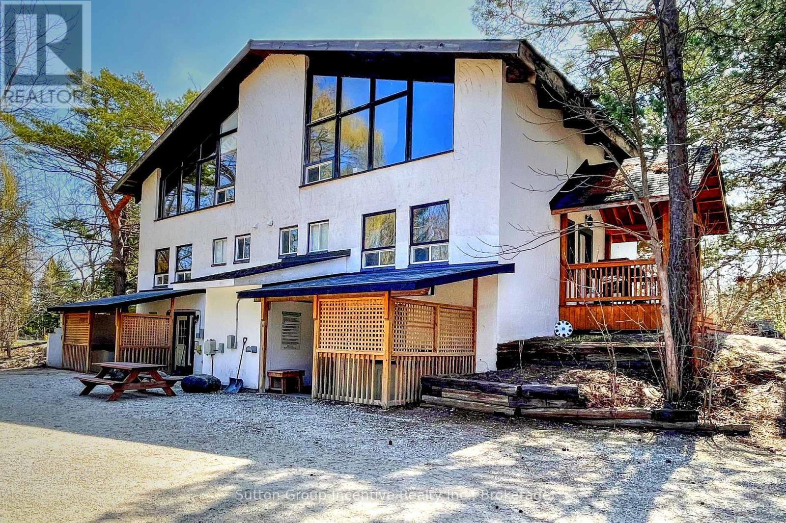 13r - 199 Arlberg Crescent, Blue Mountains, Ontario  L9Y 0M1 - Photo 3 - X12778928