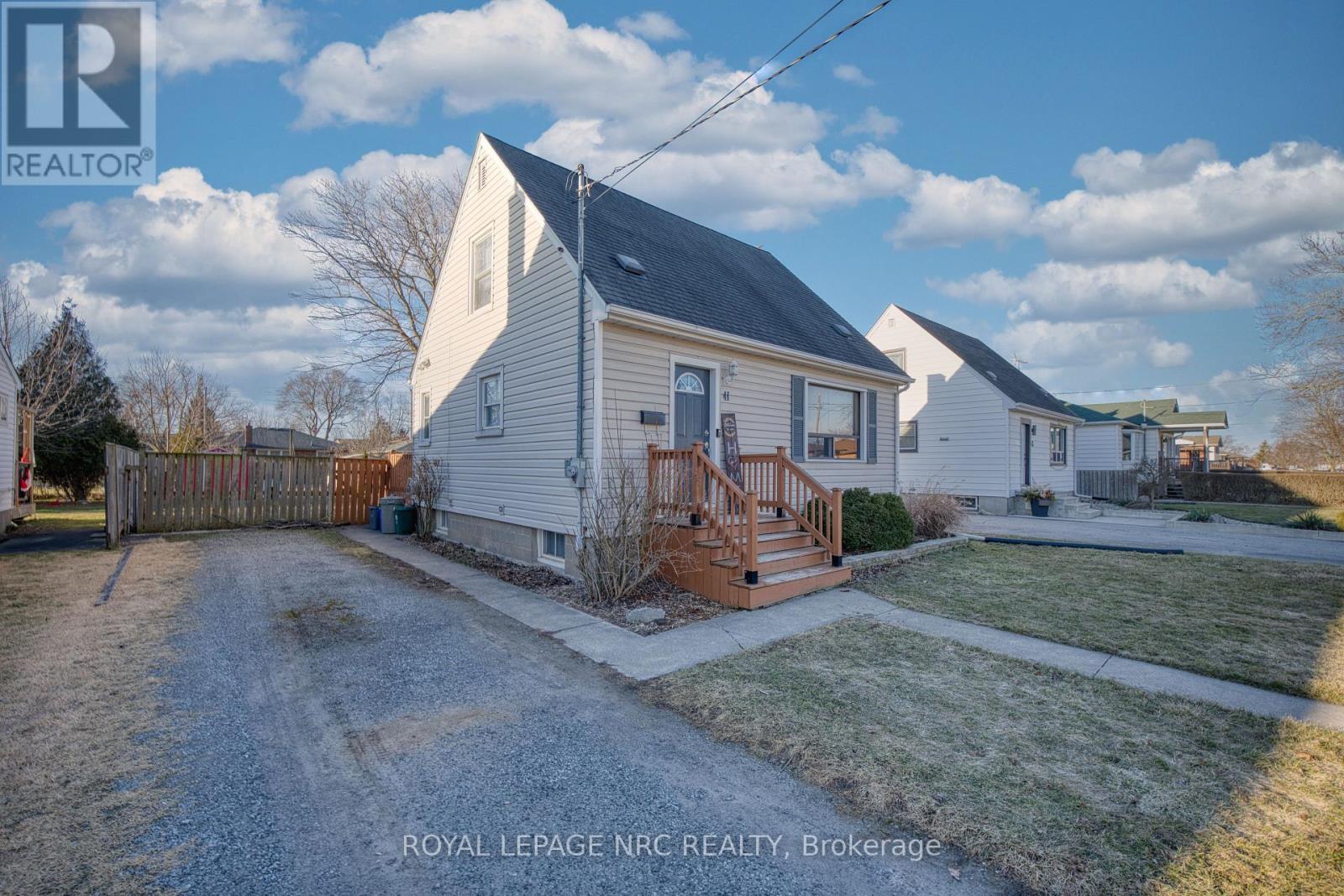 41 Mcdonald Avenue, Thorold, Ontario  L2V 3E5 - Photo 1 - X12867214