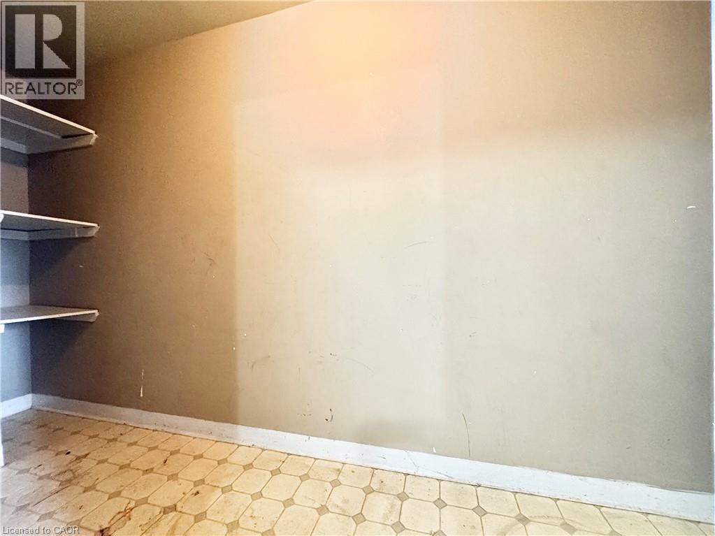 1200 Courtland Avenue E Unit# 2, Kitchener, Ontario  N2C 1K7 - Photo 17 - 40811021