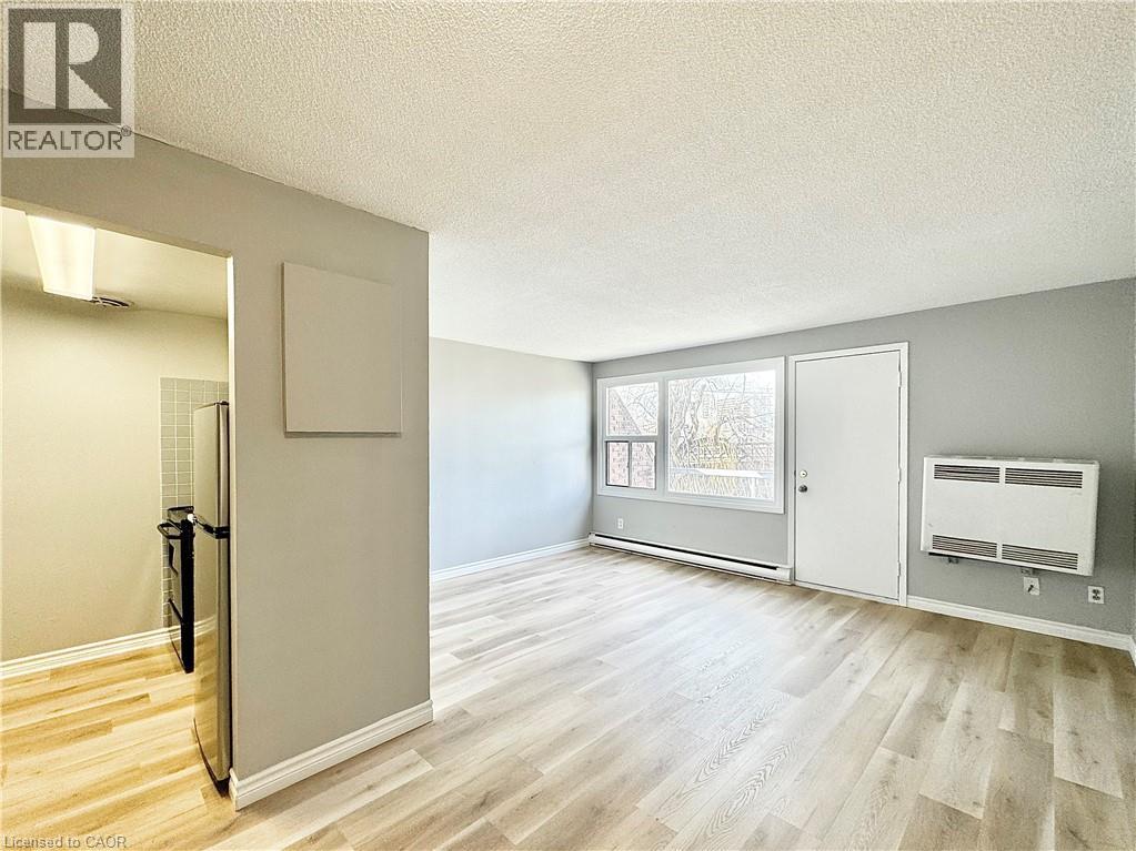 1200 Courtland Avenue E Unit# 2, Kitchener, Ontario  N2C 1K7 - Photo 4 - 40811021