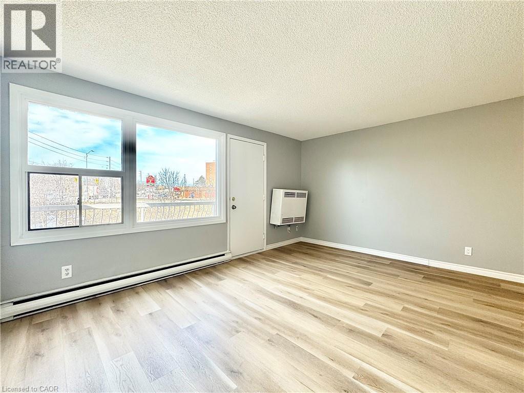 1200 Courtland Avenue E Unit# 2, Kitchener, Ontario  N2C 1K7 - Photo 6 - 40811021