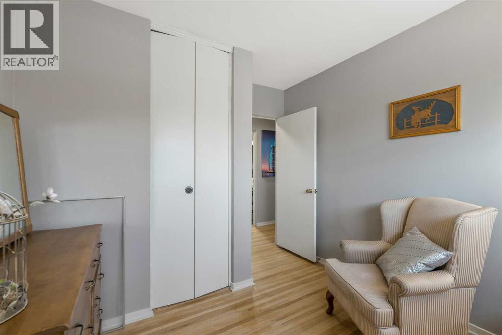 126 Springwood Drive Sw, Calgary, Alberta  T2W 0K5 - Photo 13 - A2288413