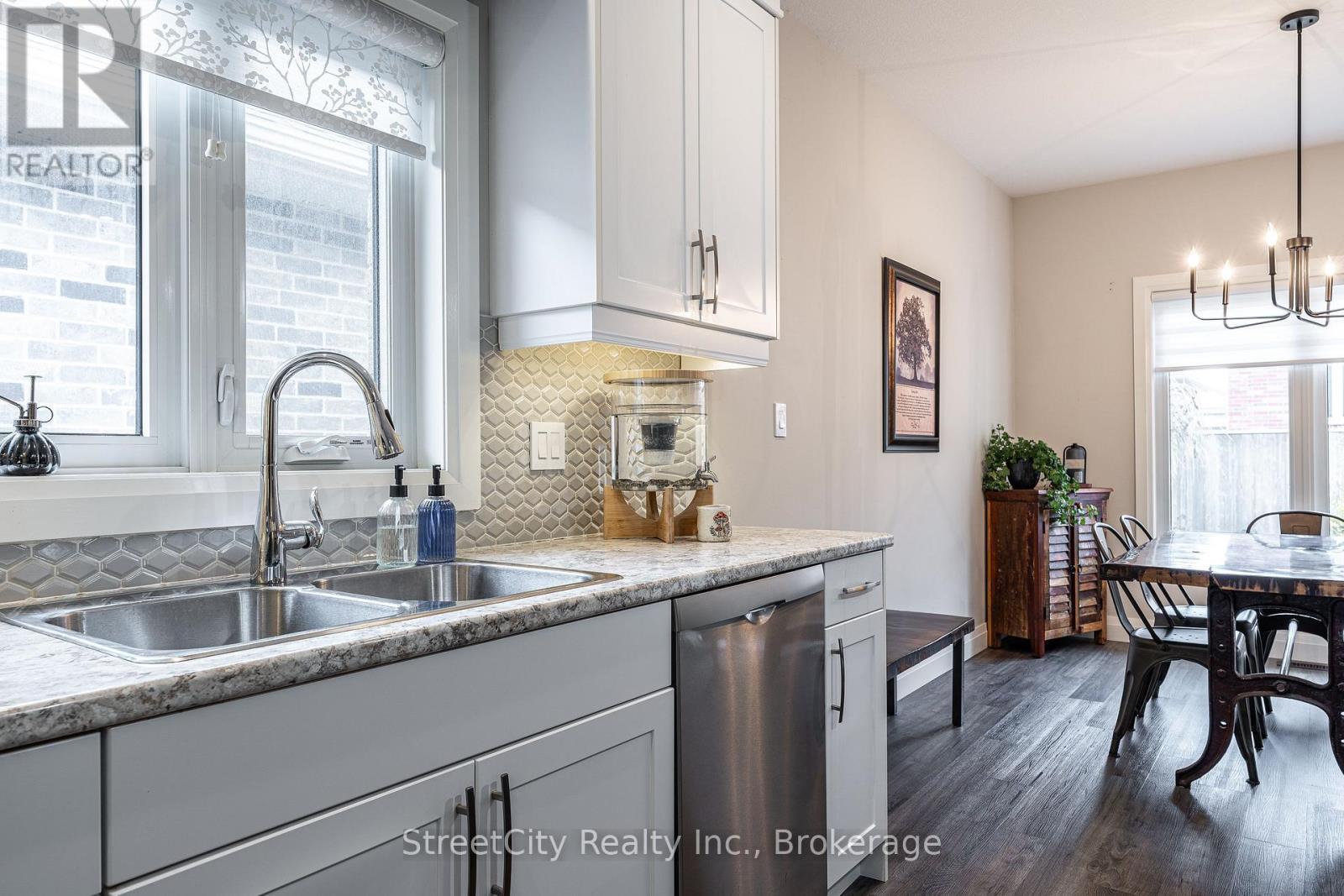 32 Culliton Street, Stratford, Ontario  N5A 0G2 - Photo 10 - X12867154