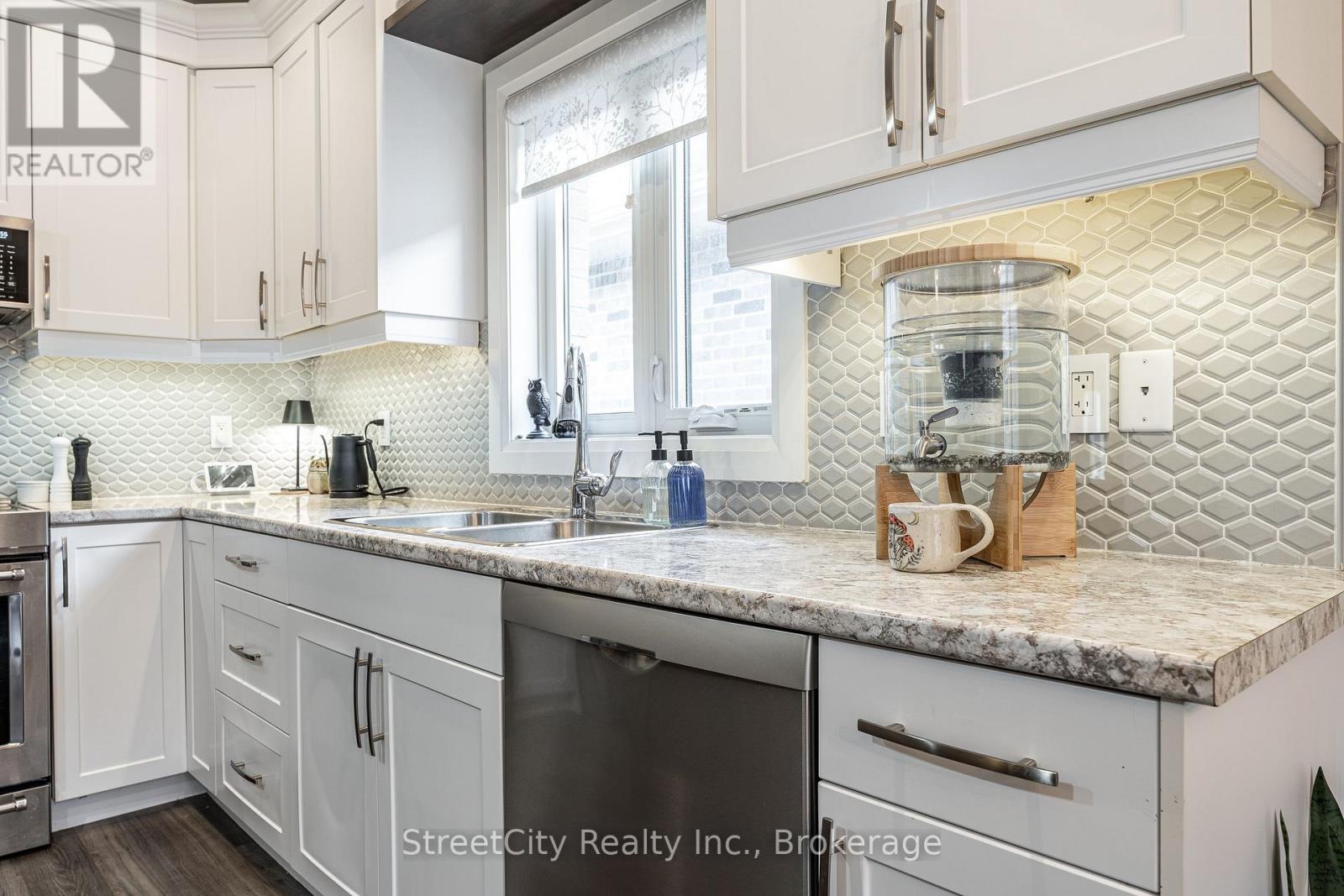 32 Culliton Street, Stratford, Ontario  N5A 0G2 - Photo 13 - X12867154