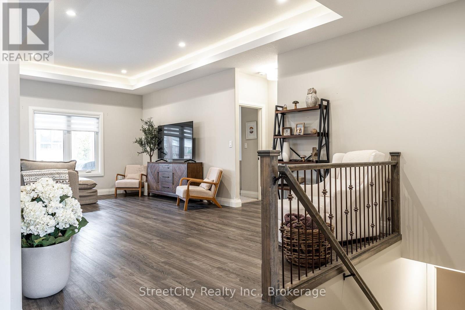 32 Culliton Street, Stratford, Ontario  N5A 0G2 - Photo 4 - X12867154