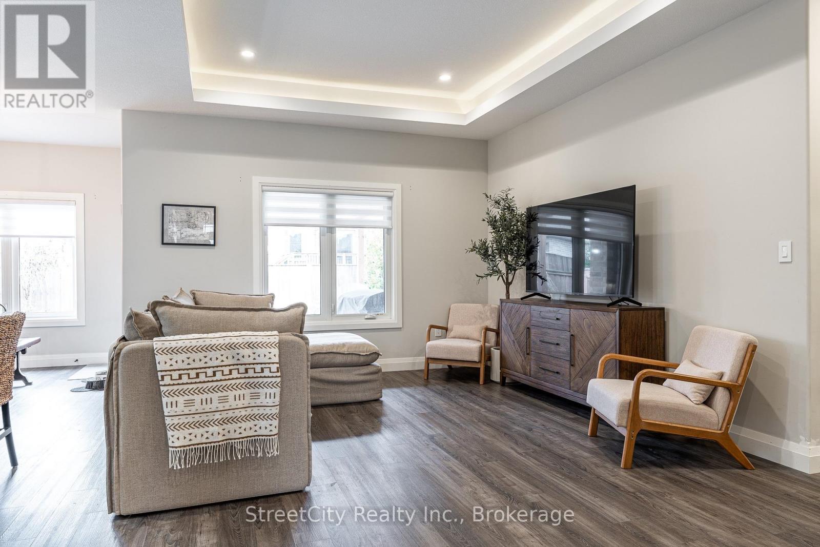 32 Culliton Street, Stratford, Ontario  N5A 0G2 - Photo 6 - X12867154