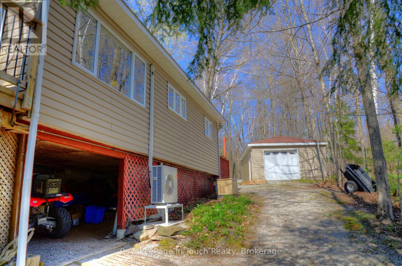 476 Hungry Bay Road E, Georgian Bay (Baxter), Ontario  L0K 1S0 - Photo 16 - X12867180