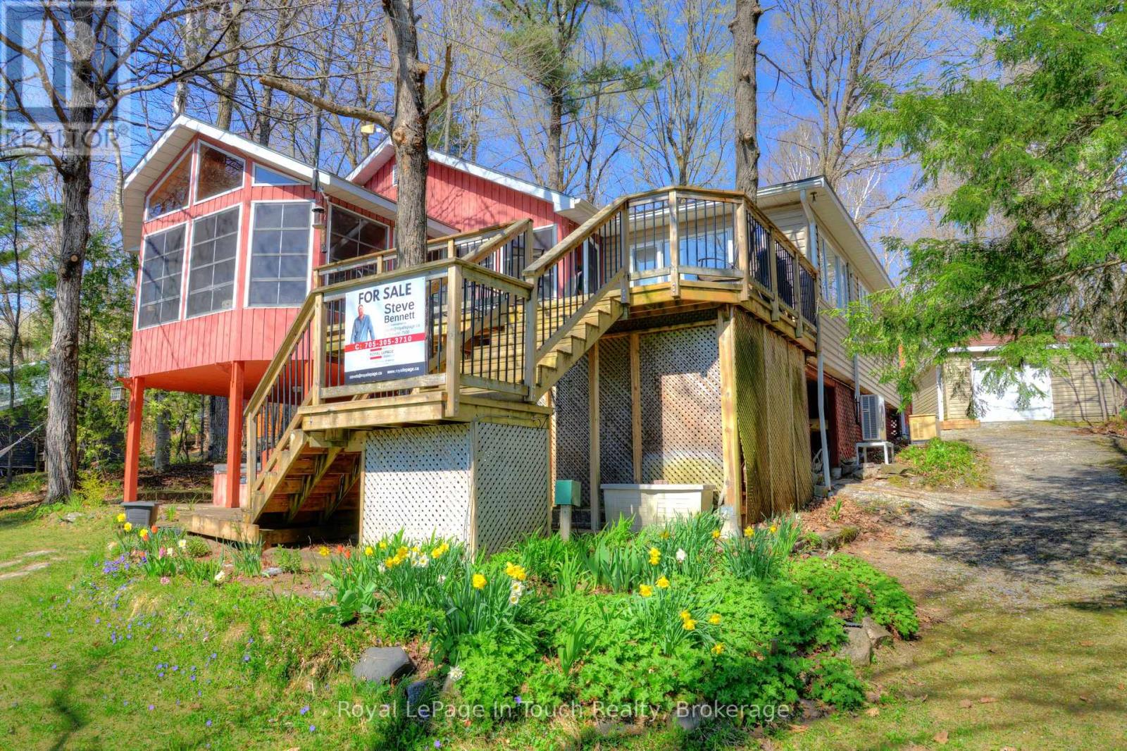 476 Hungry Bay Road E, Georgian Bay (Baxter), Ontario  L0K 1S0 - Photo 2 - X12867180