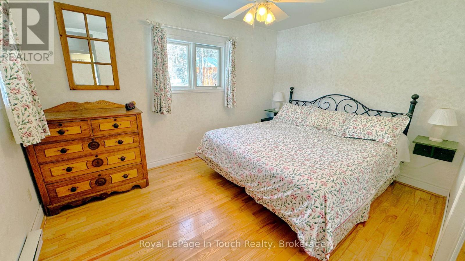 476 Hungry Bay Road E, Georgian Bay (Baxter), Ontario  L0K 1S0 - Photo 27 - X12867180